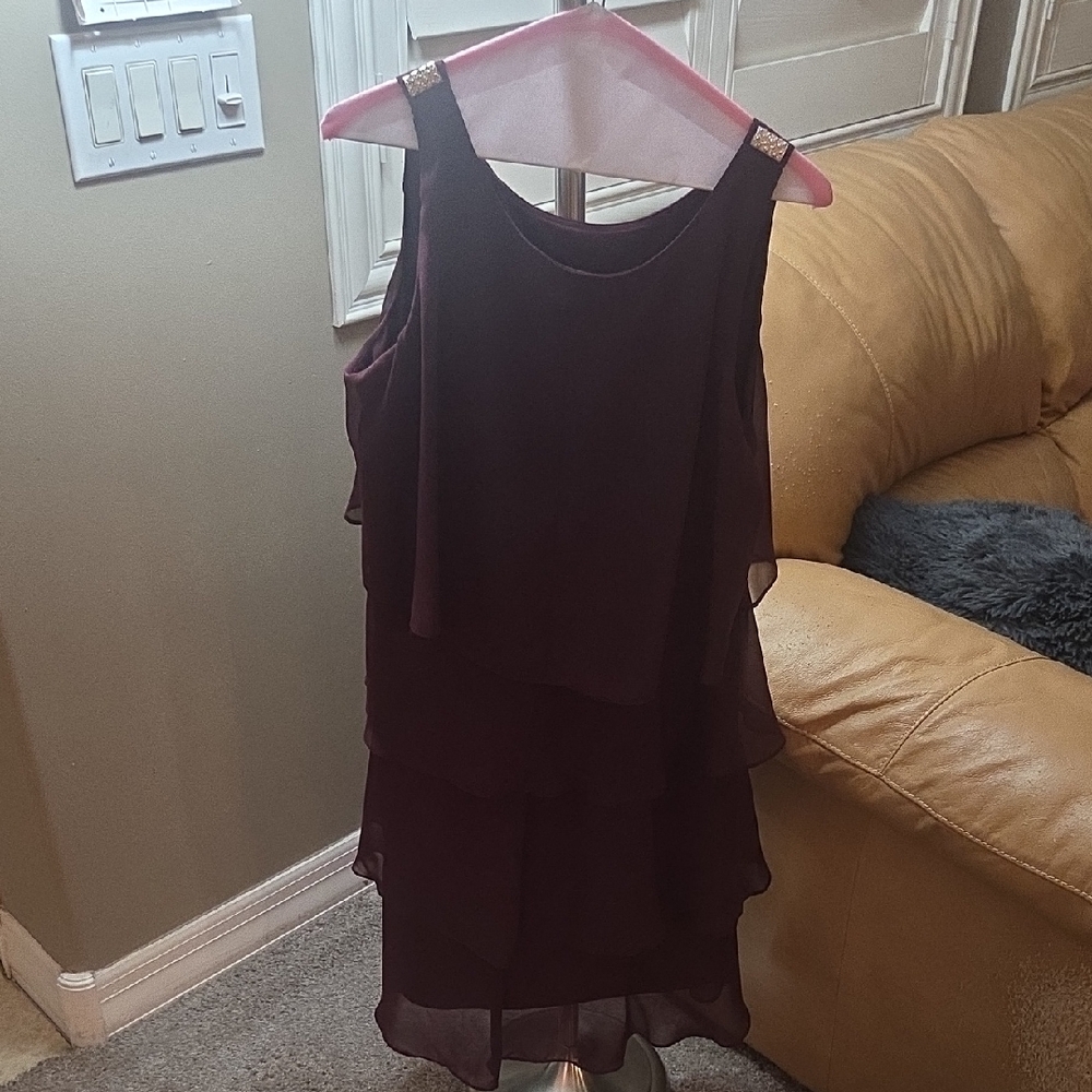 Sleeveless Layered Chiffon Midi Dress in Wine